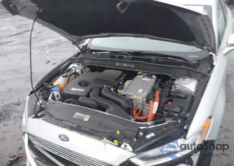 2014 Ford Fusion Hybrid Titanium z USA, uszkodzony, nr VIN 3FA6P0RUXER274315